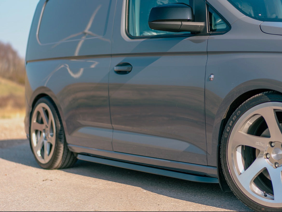 SWB TRAPEZOID SIDE BARS IN GLOSS BLACK FOR VW CADDY 2021 ON