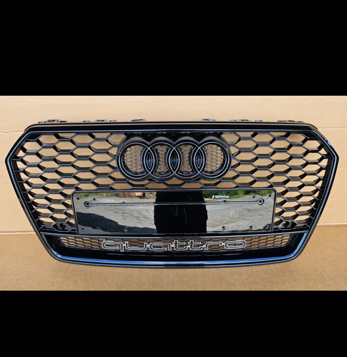 RS7 Style Gloss Black Honeycomb Mesh Grill for Audi A7 S7 16-18 Quatrro