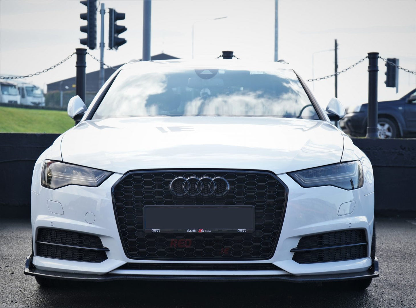 RS6 Style Honeycomb Grille Gloss Black For Audi A6 S6 C7 Facelift 16 - 18