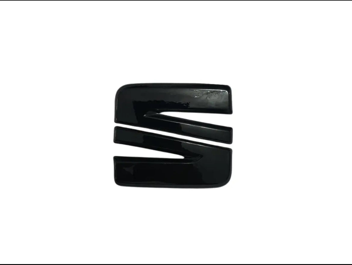 Leon/Ibiza 5F/6F Black Pre-facelift FRONT Replacement Badge Gloss MK3